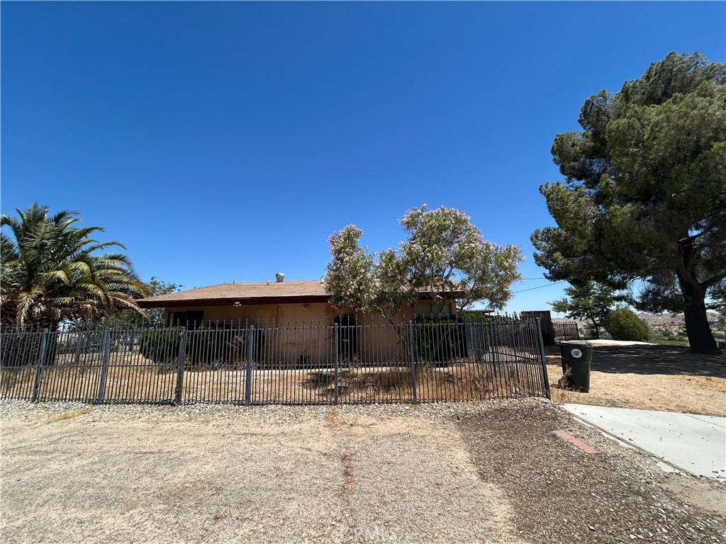 14822 Rodeo Drive Victorville, CA 92395 - Photo 15 of 60