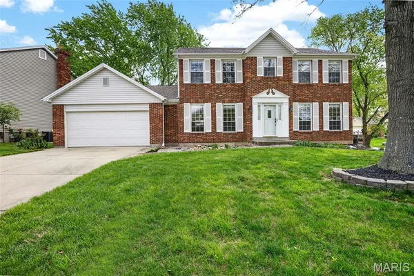 $425,000 | 842 Ridgetop Circle, St. Charles, MO 63304