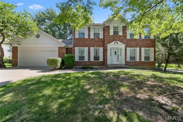 $425,000 | 842 Ridgetop Circle, St. Charles, MO 63304