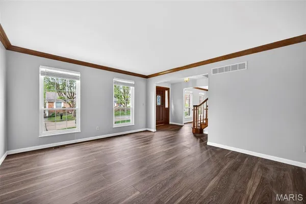 $425,000 | 842 Ridgetop Circle, St. Charles, MO 63304