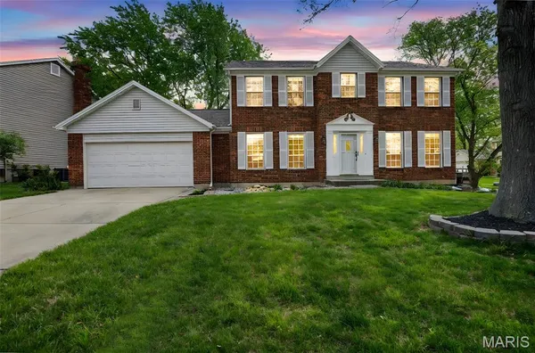 $425,000 | 842 Ridgetop Circle, St. Charles, MO 63304