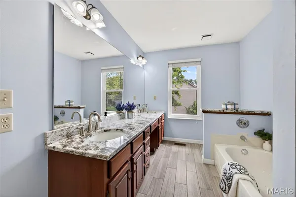 $425,000 | 842 Ridgetop Circle, St. Charles, MO 63304