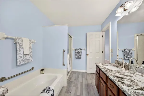 $425,000 | 842 Ridgetop Circle, St. Charles, MO 63304