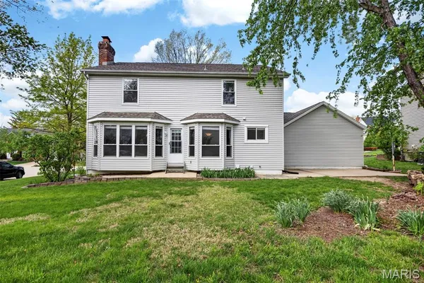 $425,000 | 842 Ridgetop Circle, St. Charles, MO 63304