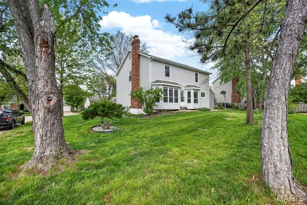 $425,000 | 842 Ridgetop Circle, St. Charles, MO 63304