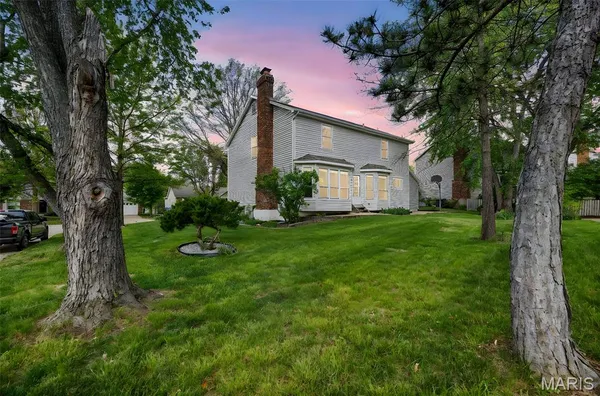 $425,000 | 842 Ridgetop Circle, St. Charles, MO 63304