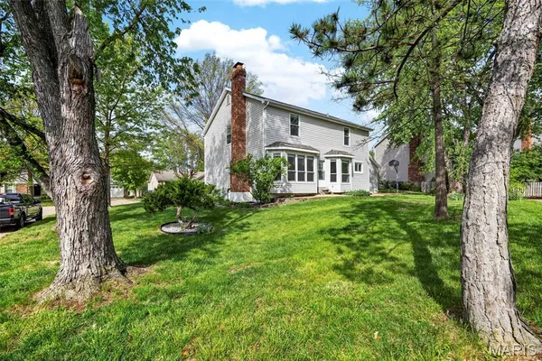 $425,000 | 842 Ridgetop Circle, St. Charles, MO 63304