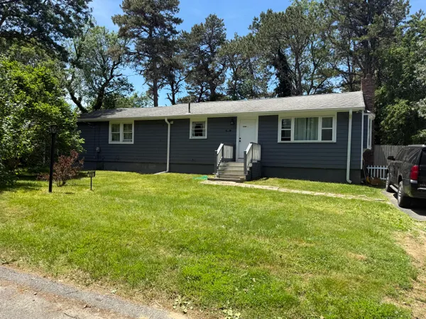 $699,900 | 109 Blueberry Lane, Marstons Mills, MA 02648