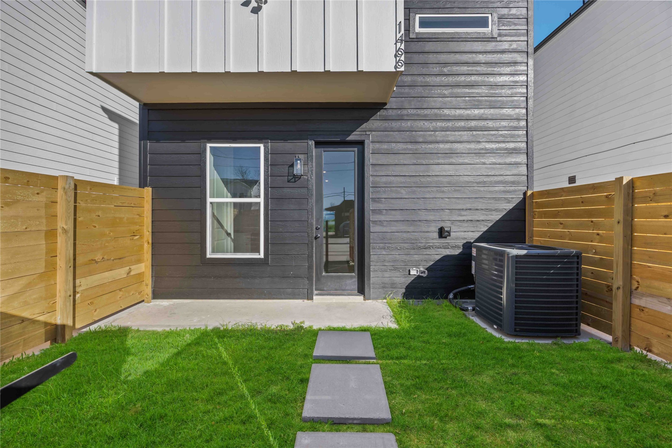 1466 Ferguson Way, Unit B Houston, TX 77088 - Photo 7 of 26 Private backyard