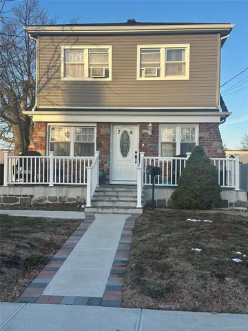 $1,099,999 | 74 Davis Street, East Rockaway, NY 11518