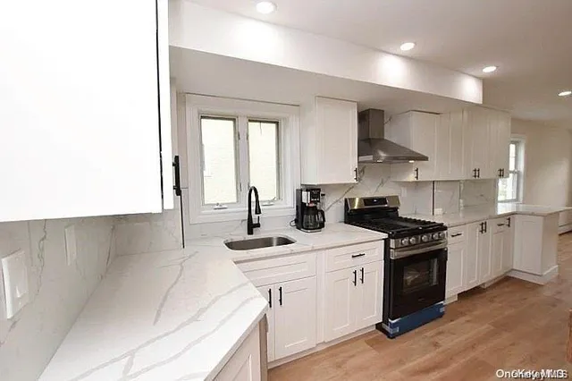 $1,099,999 | 74 Davis Street, East Rockaway, NY 11518