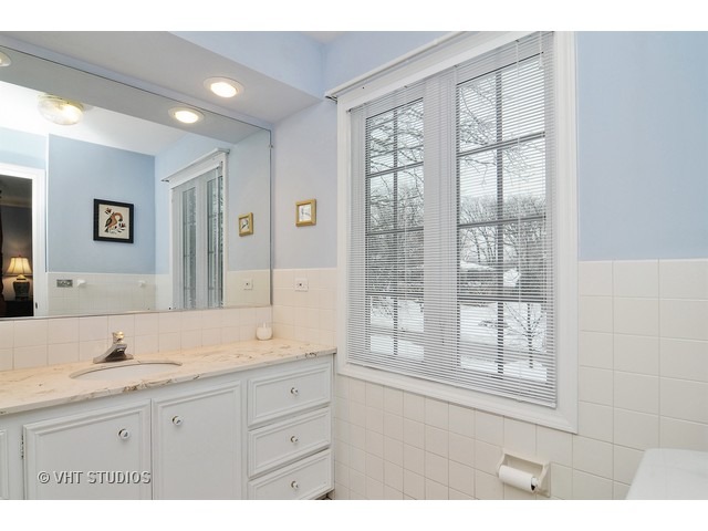 1262 West Deerpath Road Lake Forest, IL 60045 - Photo 13 of 20