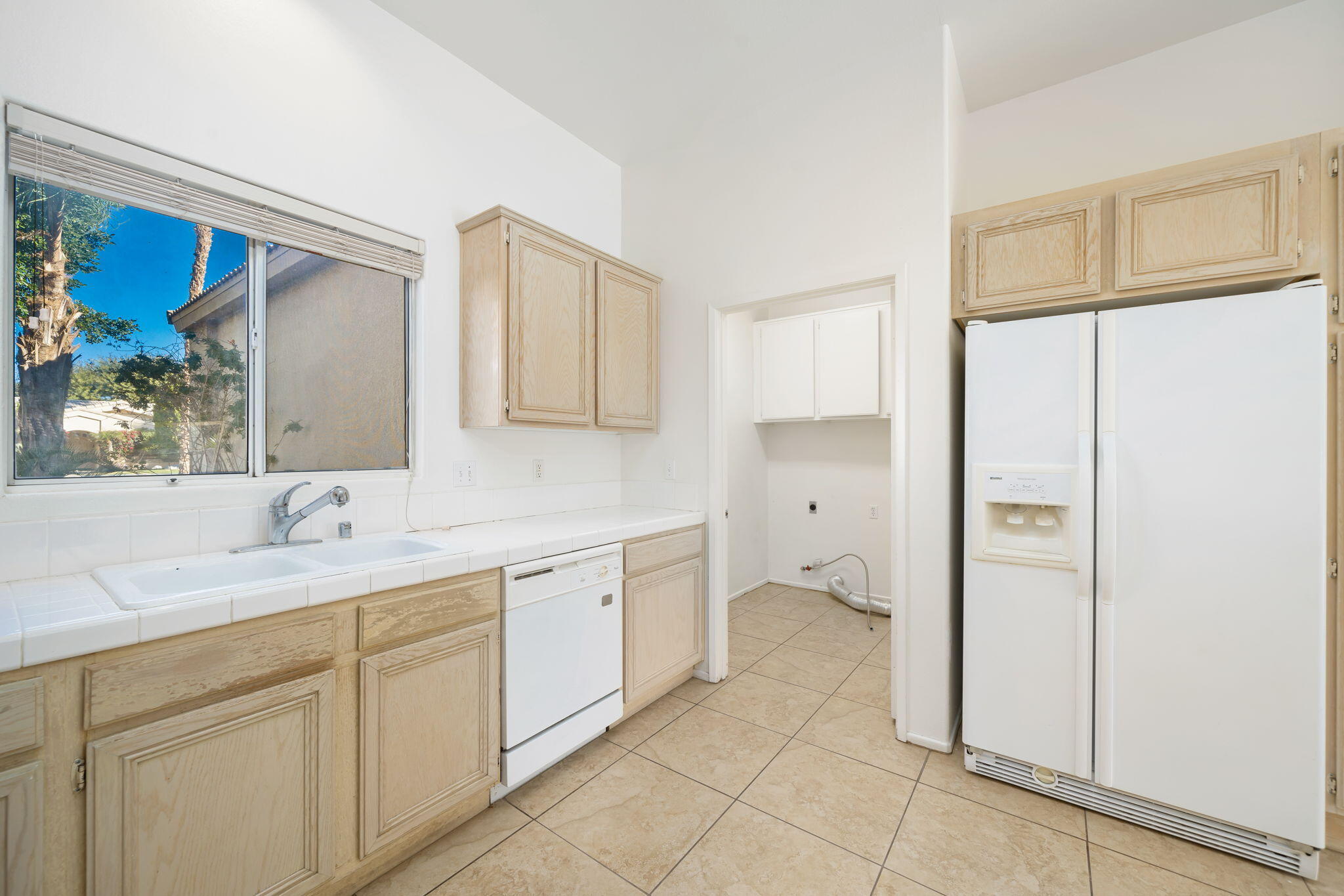 68377 Riviera Road Cathedral City, CA 92234 - Photo 11 of 32 11