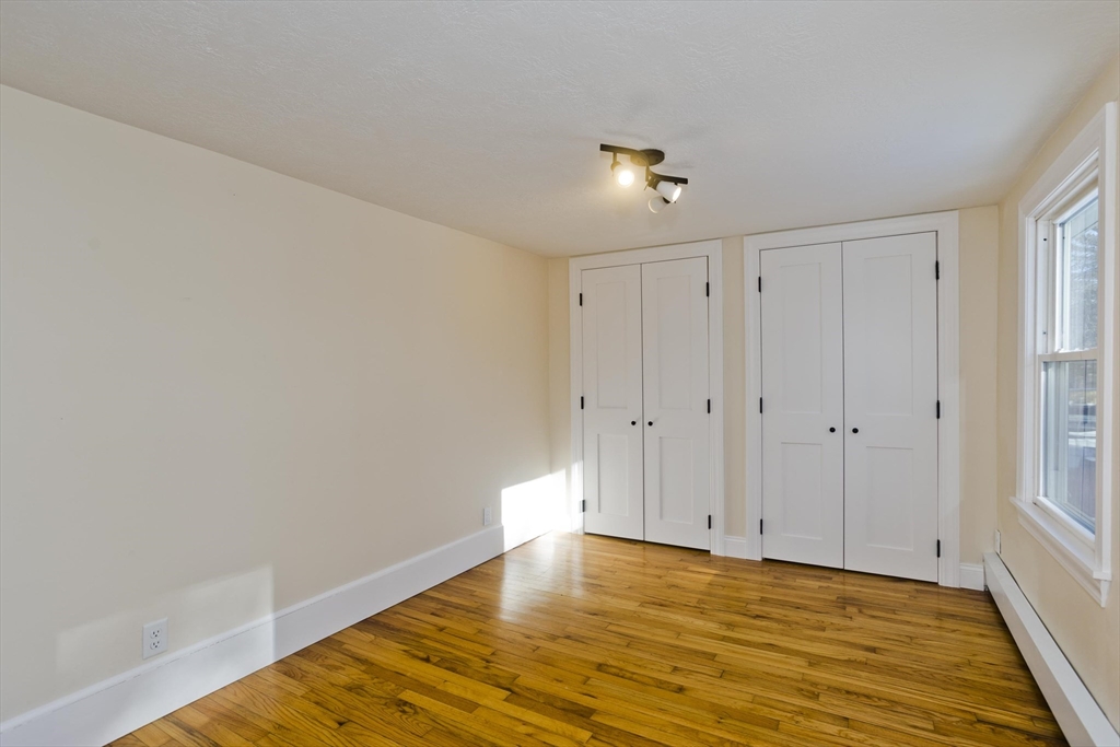 357 Southampton Road Westfield, MA 01085 - Photo 17 of 25 Gallery Image 17