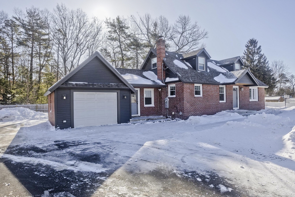 357 Southampton Road Westfield, MA 01085 - Photo 2 of 25 Gallery Image 2