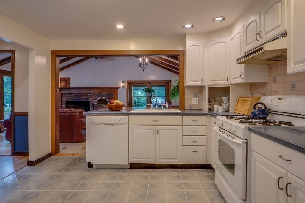 16 Whalen Road Hopkinton, MA 01748 - Photo 13 of 42 Gallery Image 13