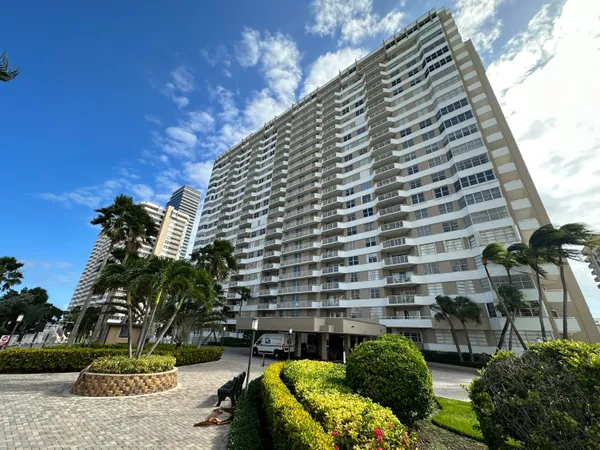 $2,400 | 1985 South Ocean Drive, Unit 21A, Hallandale Beach, FL 33009