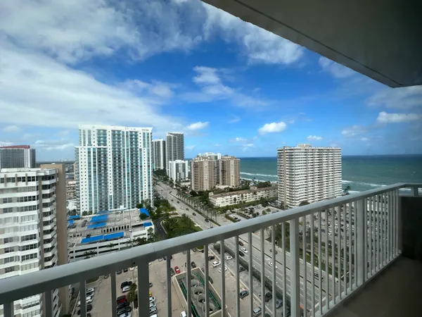 $2,400 | 1985 South Ocean Drive, Unit 21A, Hallandale Beach, FL 33009