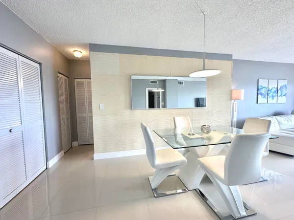 $2,400 | 1985 South Ocean Drive, Unit 21A, Hallandale Beach, FL 33009