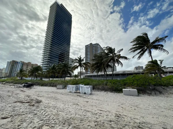 $2,400 | 1985 South Ocean Drive, Unit 21A, Hallandale Beach, FL 33009