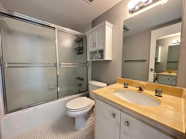 $2,400 | 1985 South Ocean Drive, Unit 21A, Hallandale Beach, FL 33009