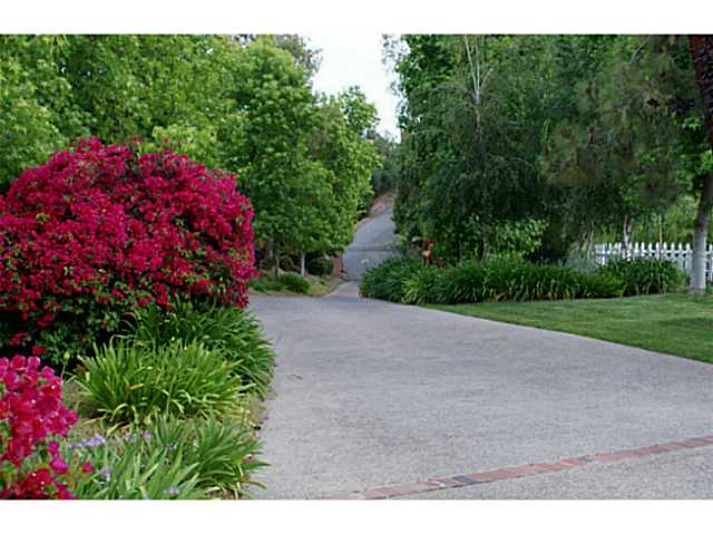 3536 Dove Hollow Road Encinitas, CA 92024 - Photo 13 of 25 Shared easement driveway and gate