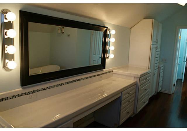 3536 Dove Hollow Road Encinitas, CA 92024 - Photo 10 of 25 Vanity in Upstairs bath - Kolher clawfoot tub and floor mount faucet