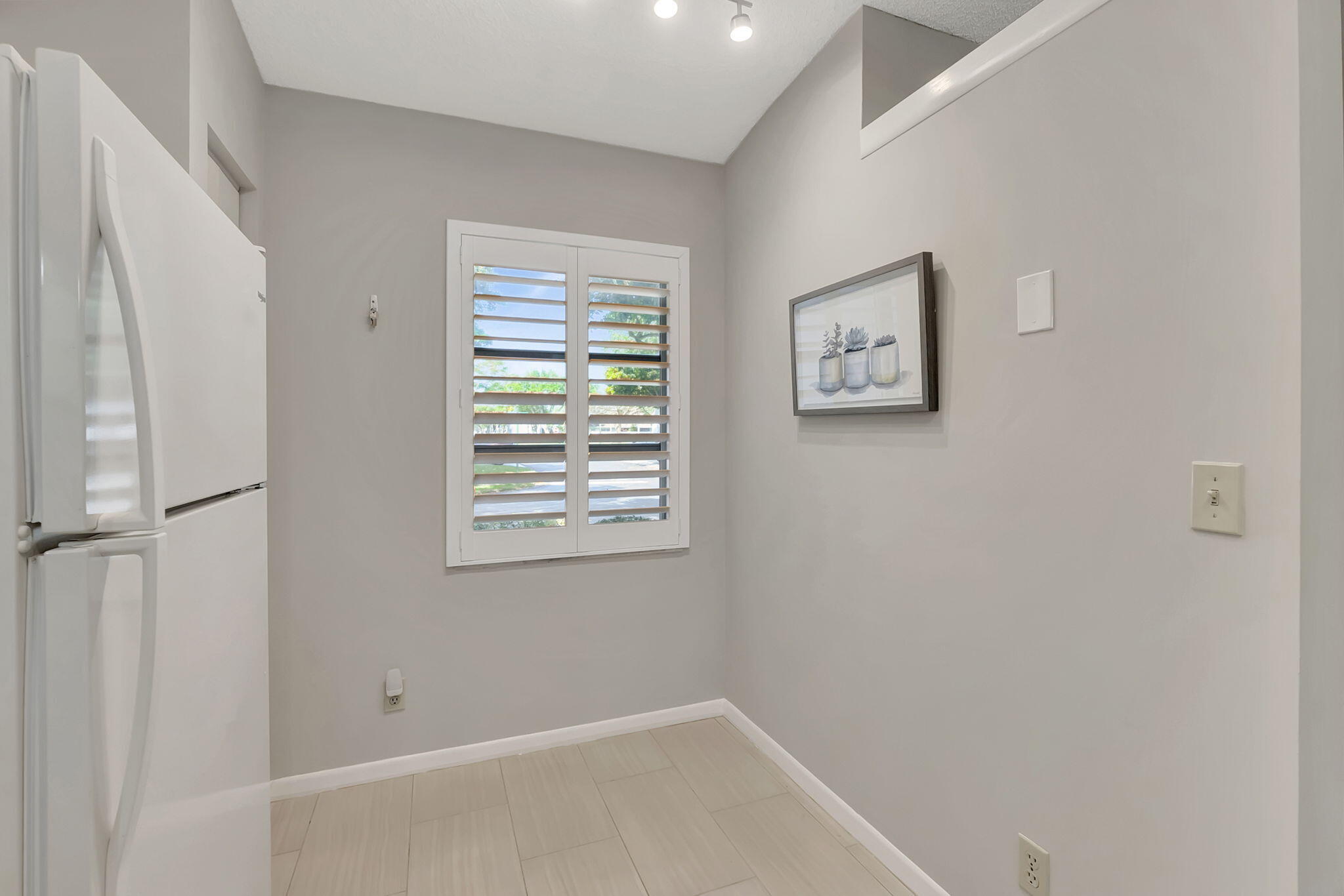 18550 Horizon Avenue Boca Raton, FL 33496 - Photo 14 of 46 Kitchen
