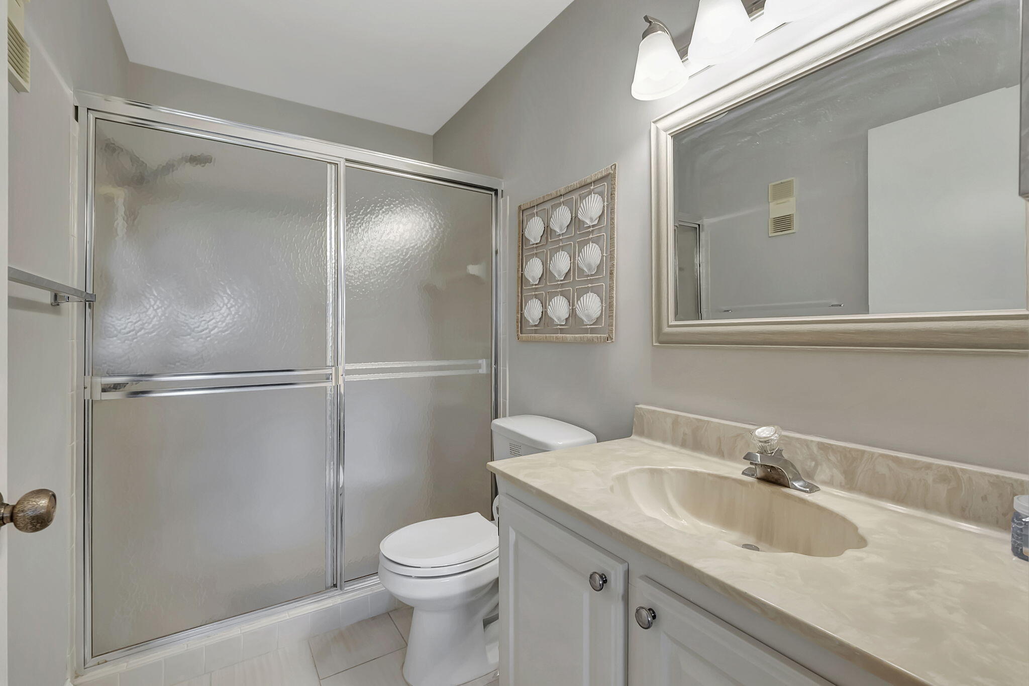 18550 Horizon Avenue Boca Raton, FL 33496 - Photo 19 of 46 Main Bath