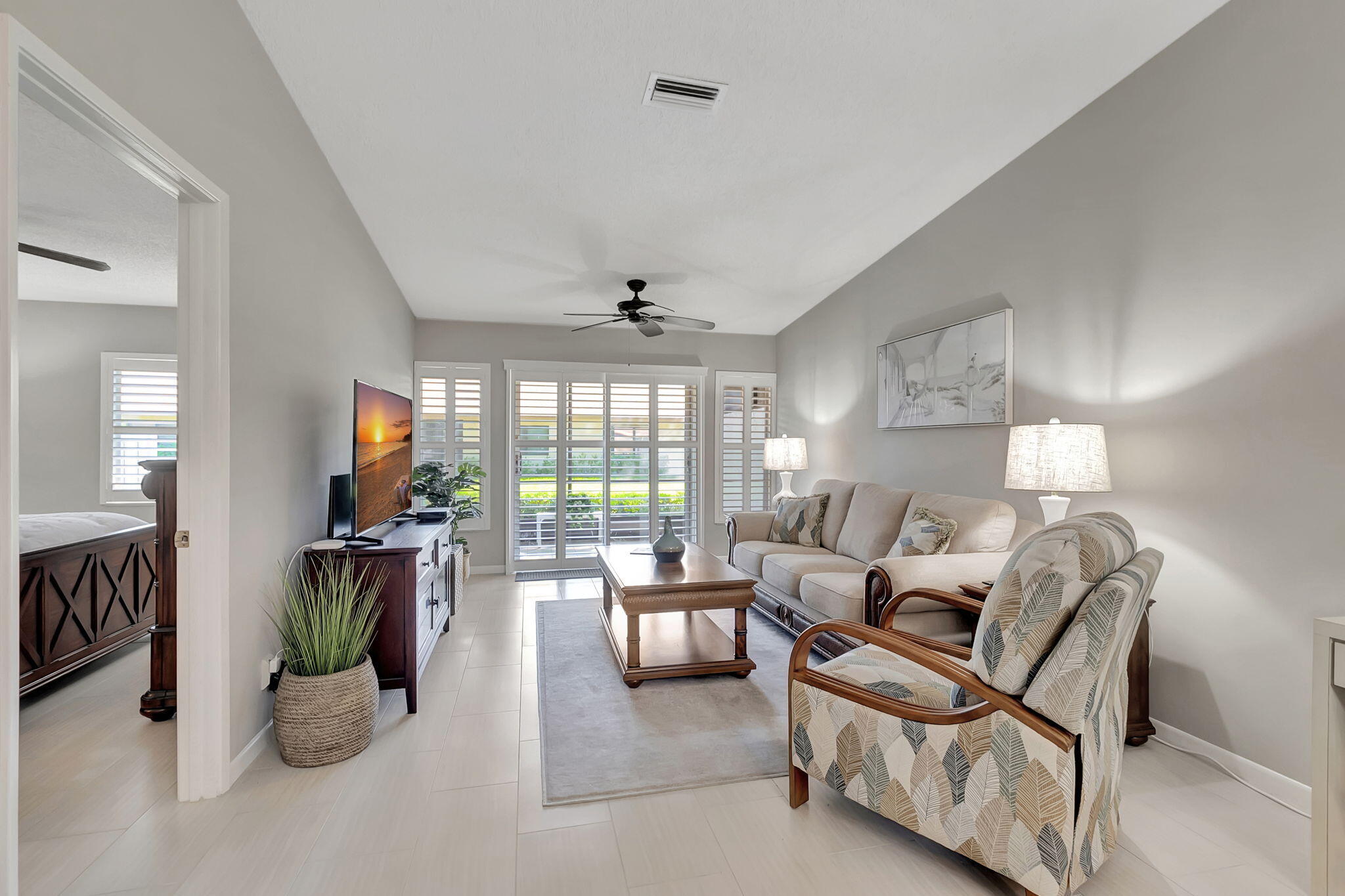 18550 Horizon Avenue Boca Raton, FL 33496 - Photo 7 of 46 Living Room