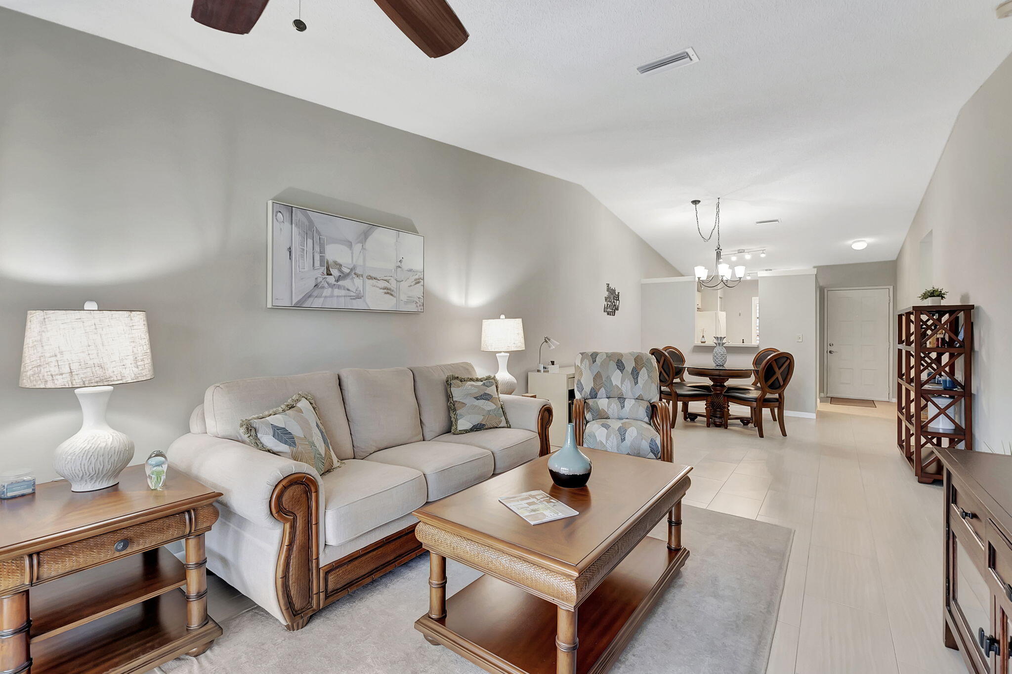 18550 Horizon Avenue Boca Raton, FL 33496 - Photo 9 of 46 Living Room