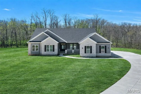 $893,375 | 300 Schaper Estates Crossing, Foristell, MO 63348