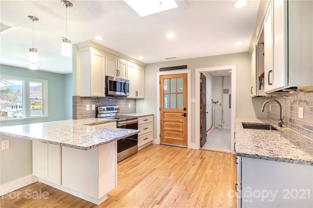 401 Rowland Rd. Swannanoa, NC 28778 - Photo 13 of 45 Gallery Image 13