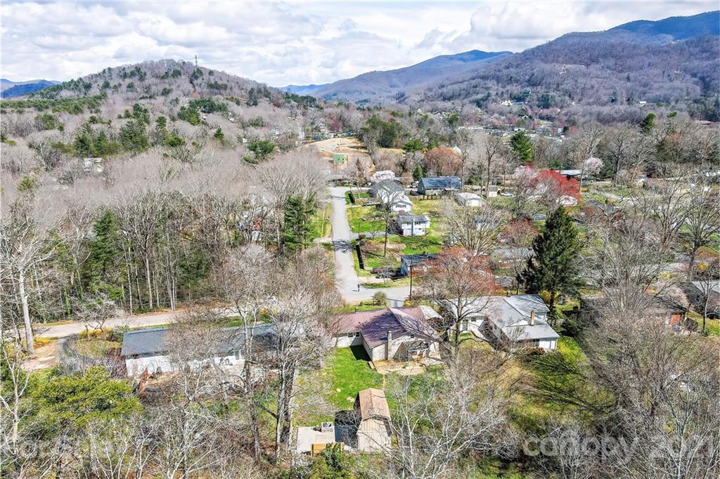 401 Rowland Rd. Swannanoa, NC 28778 - Photo 14 of 45 Gallery Image 14