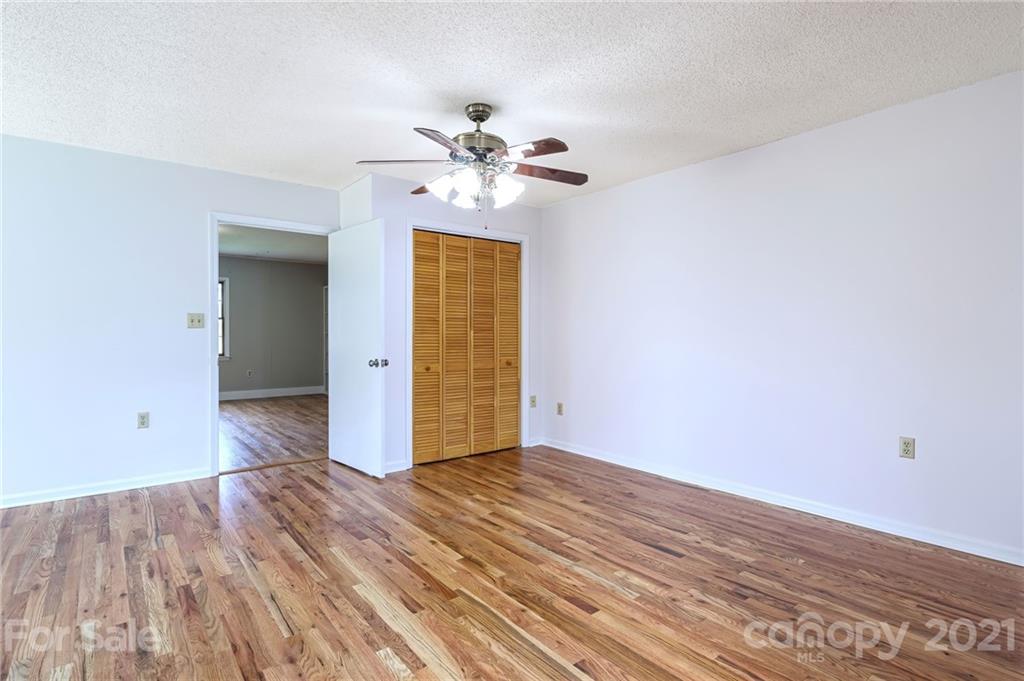 401 Rowland Rd. Swannanoa, NC 28778 - Photo 31 of 45 Gallery Image 31
