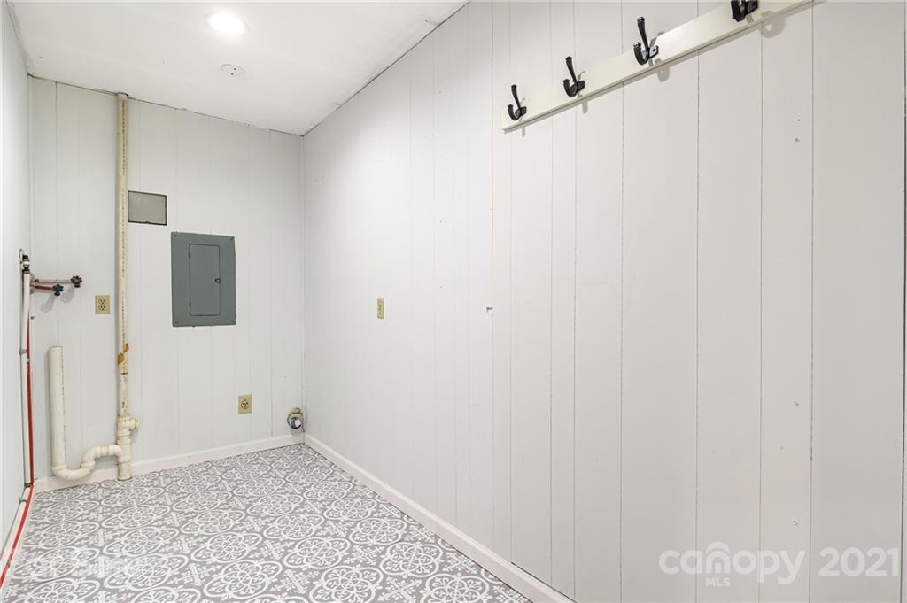 401 Rowland Rd. Swannanoa, NC 28778 - Photo 35 of 45 Gallery Image 35