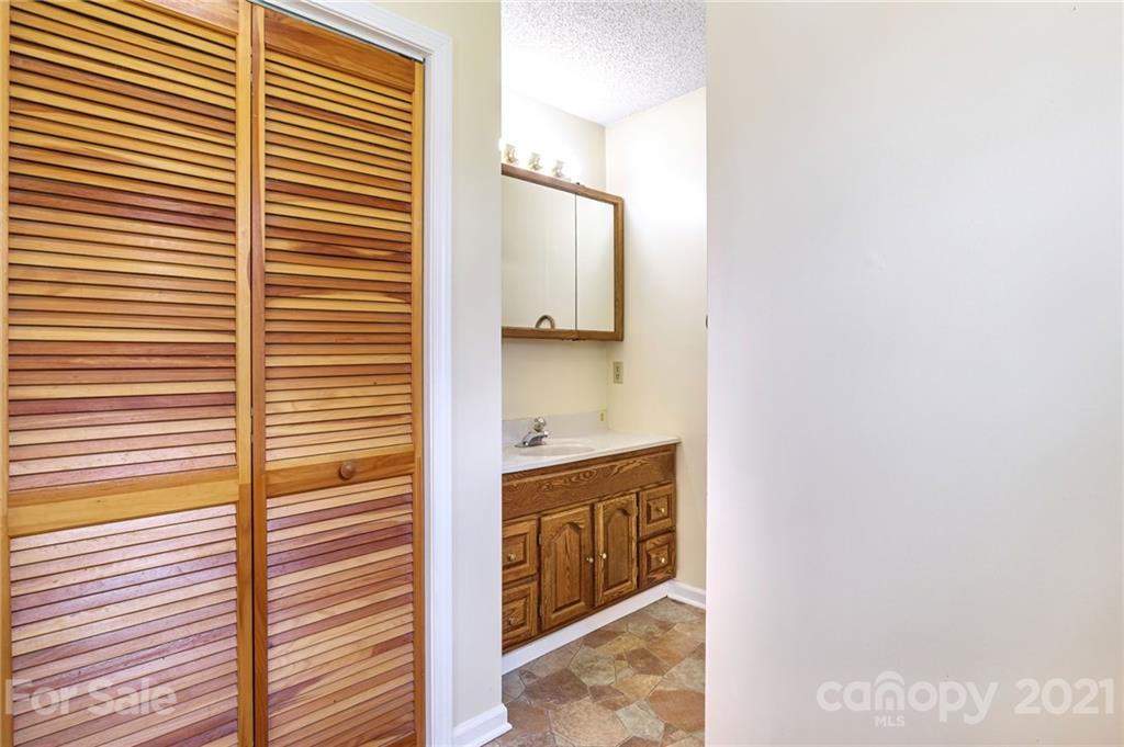 401 Rowland Rd. Swannanoa, NC 28778 - Photo 36 of 45 Gallery Image 36