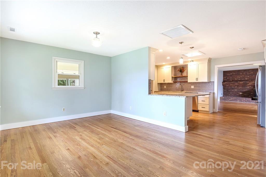 401 Rowland Rd. Swannanoa, NC 28778 - Photo 10 of 45 Gallery Image 10