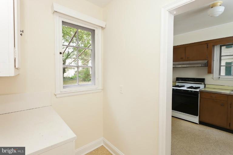 310 Broadmoor Road Baltimore, MD 21212 - Photo 7 of 30 Kitchen