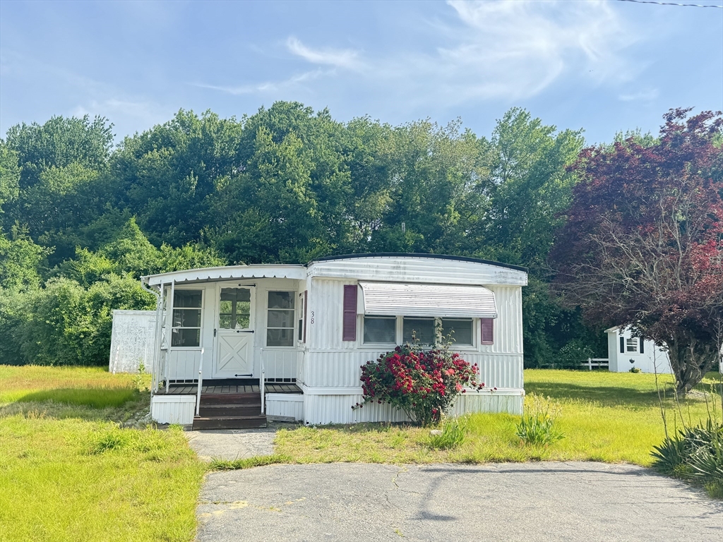 38 Hickory Road Taunton, MA 02780 - Photo 2 of 17