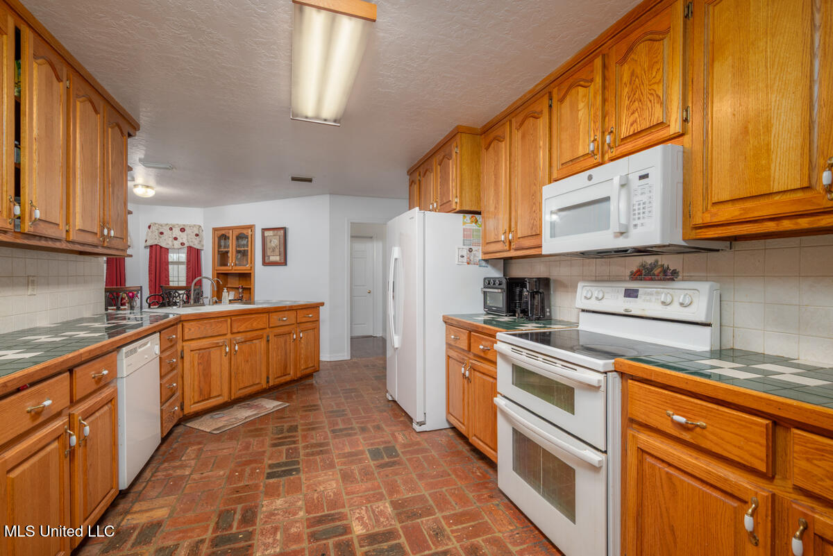 523 Dunnam Road Leakesville, MS 39451 - Photo 23 of 48 Kitchen