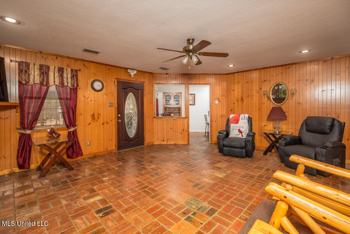 523 Dunnam Road Leakesville, MS 39451 - Photo 28 of 48 Living Room