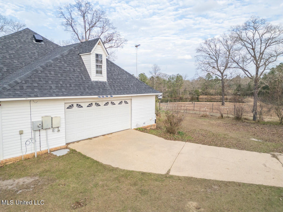 523 Dunnam Road Leakesville, MS 39451 - Photo 9 of 48 Garage