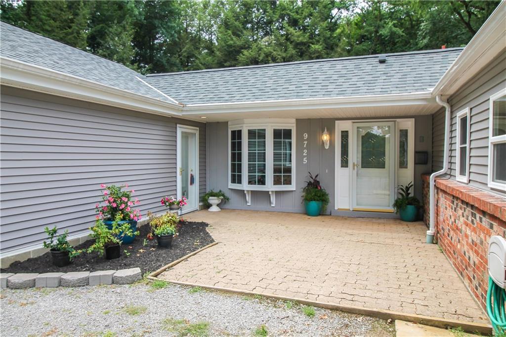 9725 Grosick Road Pittsburgh, PA 15237 - Photo 3 of 24 Separate entrance for separate suite