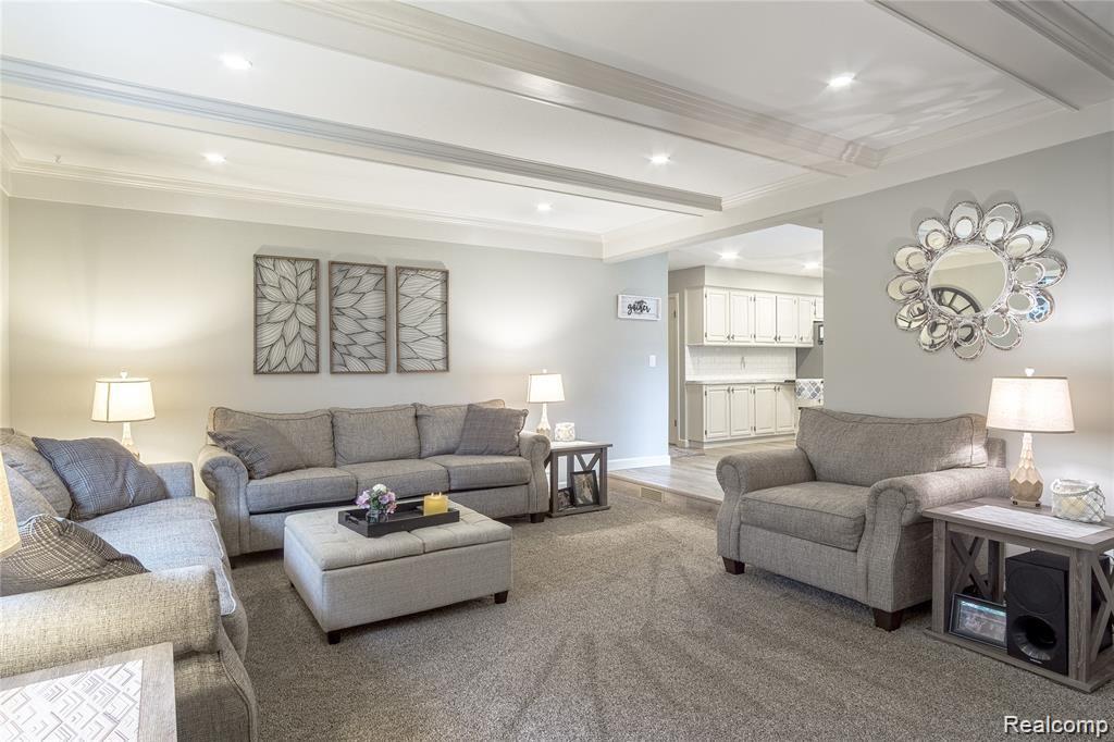 2810 Sandhurst Rochester Hills, MI 48307 - Photo 15 of 33