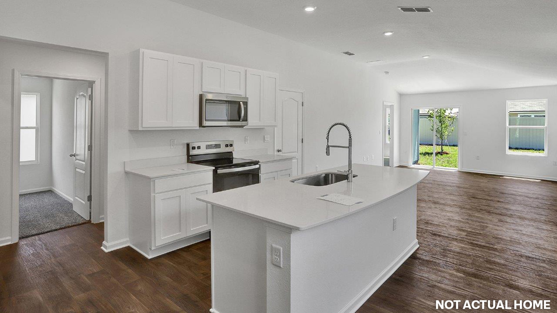 347 Chambers Avenue Yulee, FL 32097 - Photo 3 of 39 Gallery Image 3