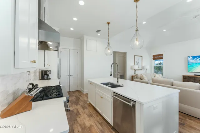 $1,595,000 | 275 Pinnacle Dr Port Street, Port St. Joe, FL 32456