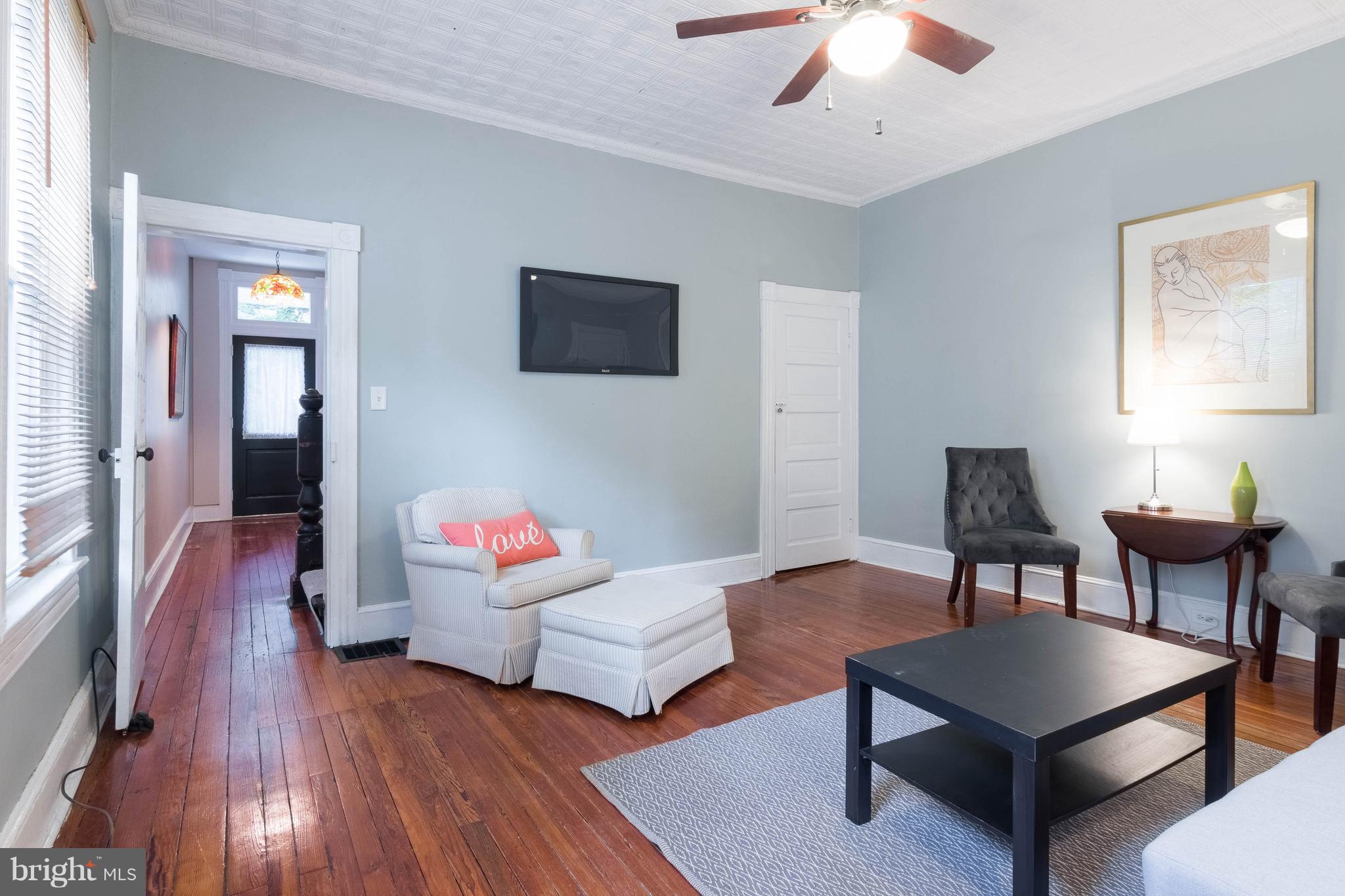 4524 Keswick Road Baltimore, MD 21210 - Photo 7 of 22 Living Room