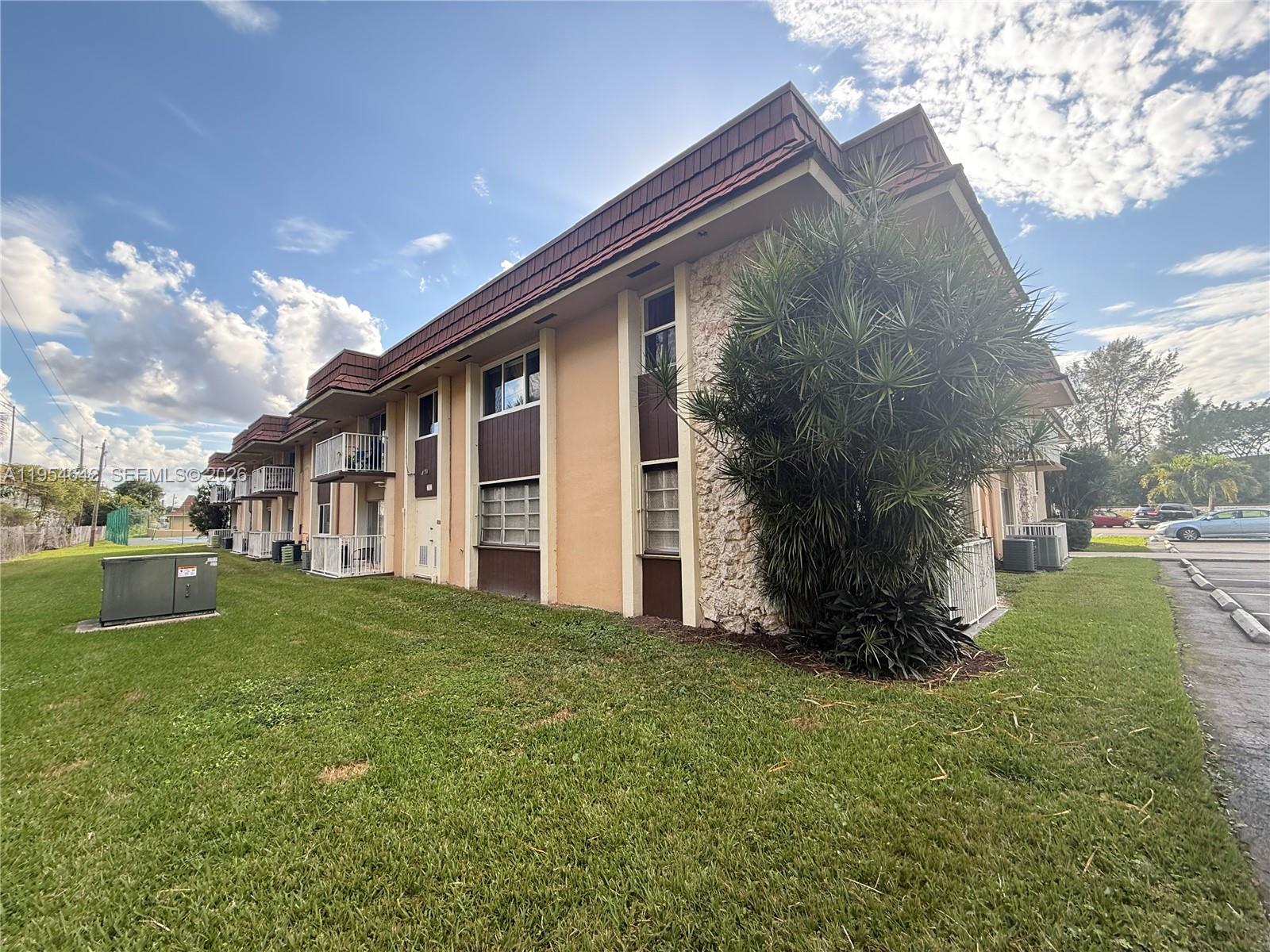 5275 Southwest 77th Court, Unit 202H Miami, FL 33155 - Photo 12 of 14