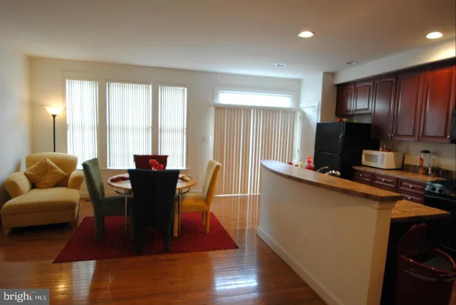 $3,300 | 724 Vestal Street, Woodbridge, VA 22191